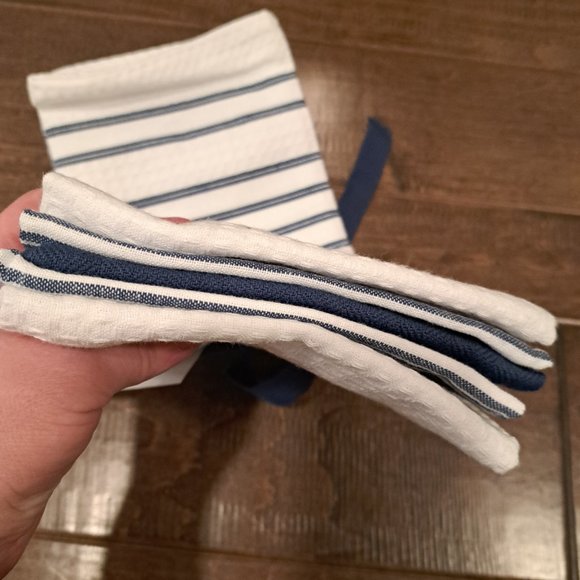 Pure Kitchen Set of 5 Kitchen Towels NWT - Picture 2 of 2